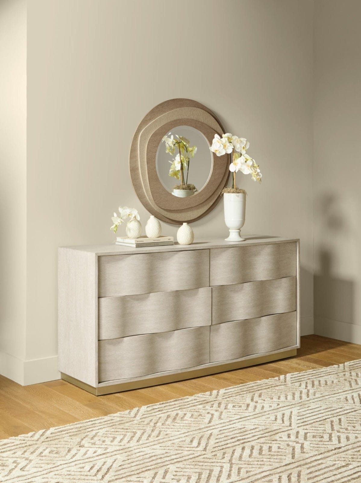 Hooker Sleeping Coastal Breeze Chest of Drawers House of Isabella UK