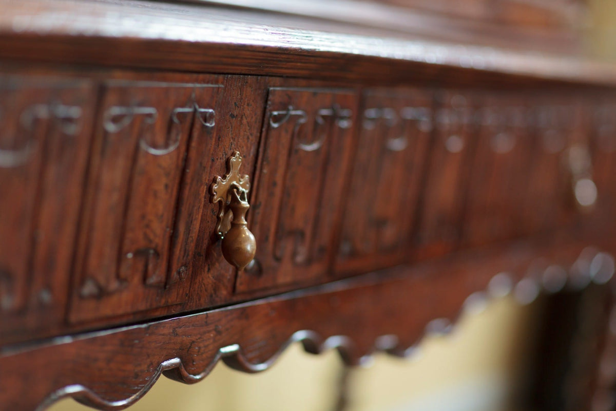 Jonathan Charles Living TV Cabinet Elizabethan - Tudor Oak House of Isabella UK
