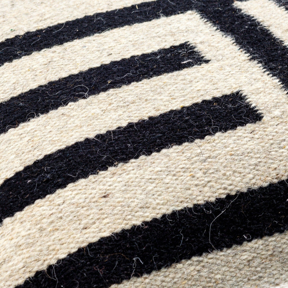 Keiichi Living Garold Woven Cushion - 51 x 51 cm House of Isabella UK