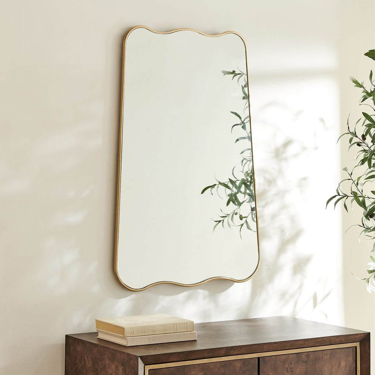 Keiichi Mirrors Olivia Scalloped Mirror in Gold House of Isabella UK