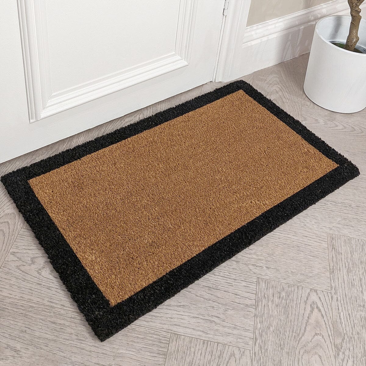 Kyla Black Border Natural Standard Doormat