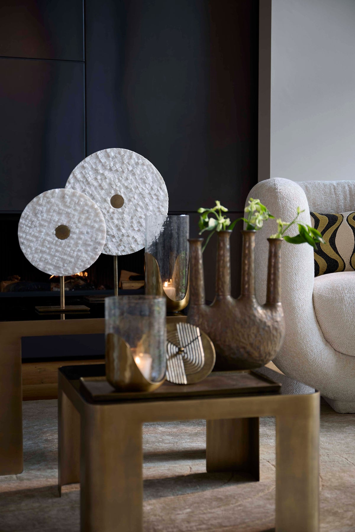 Light & Living Accessories Ornament on base 25x10x35 cm YVO marble white+antique bronze House of Isabella UK