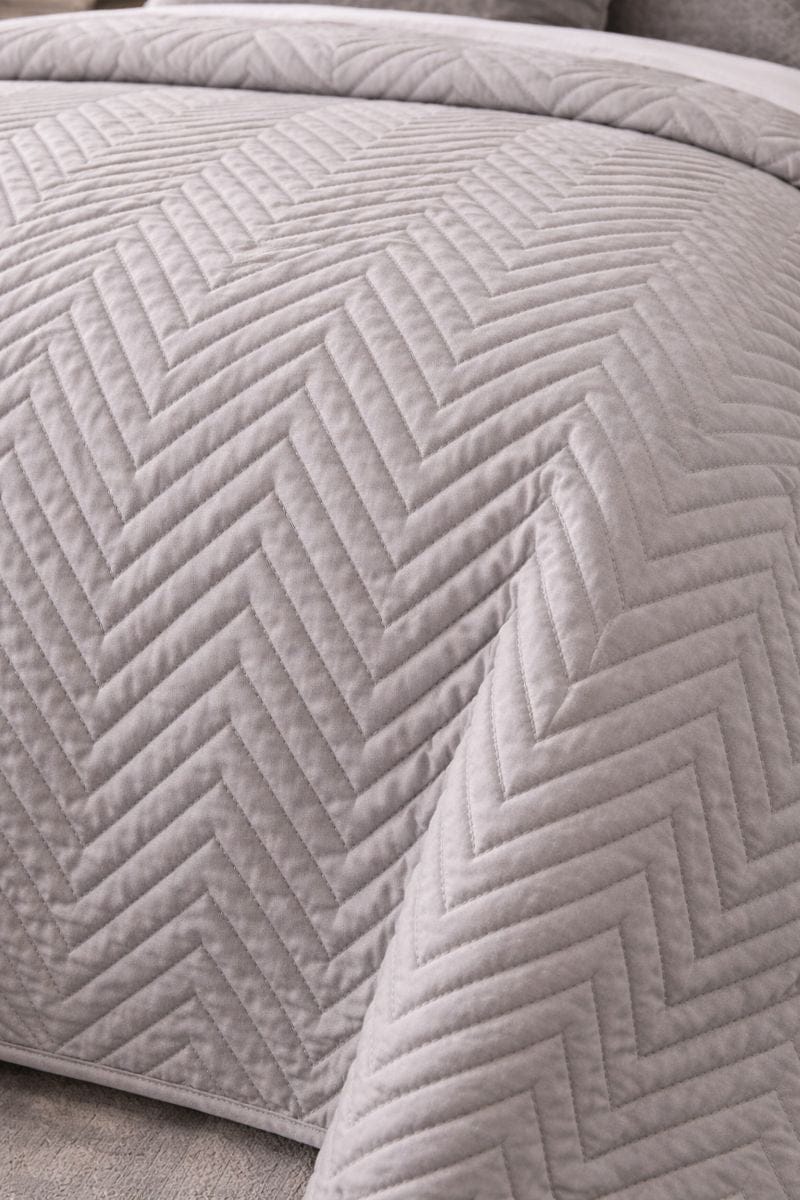 Malini Sleeping Malini Amelle Grey King Quilt House of Isabella UK