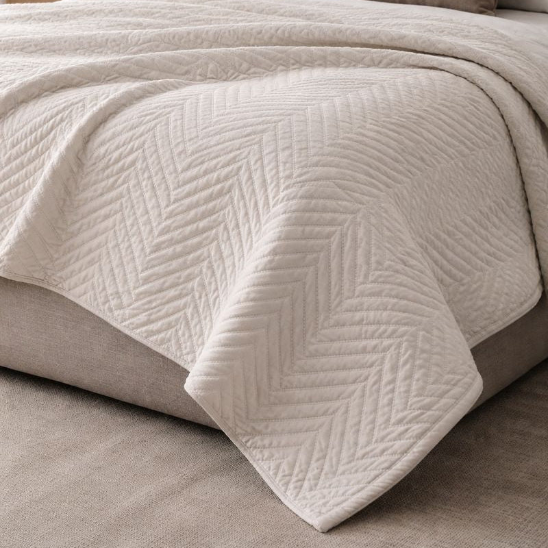Malini Sleeping Malini Amelle Taupe King Quilt House of Isabella UK