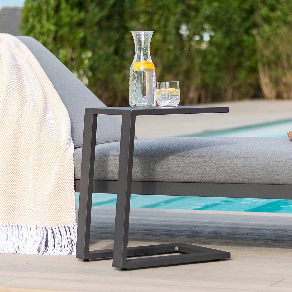 Maze Living Aluminium Side Table / Grey House of Isabella UK