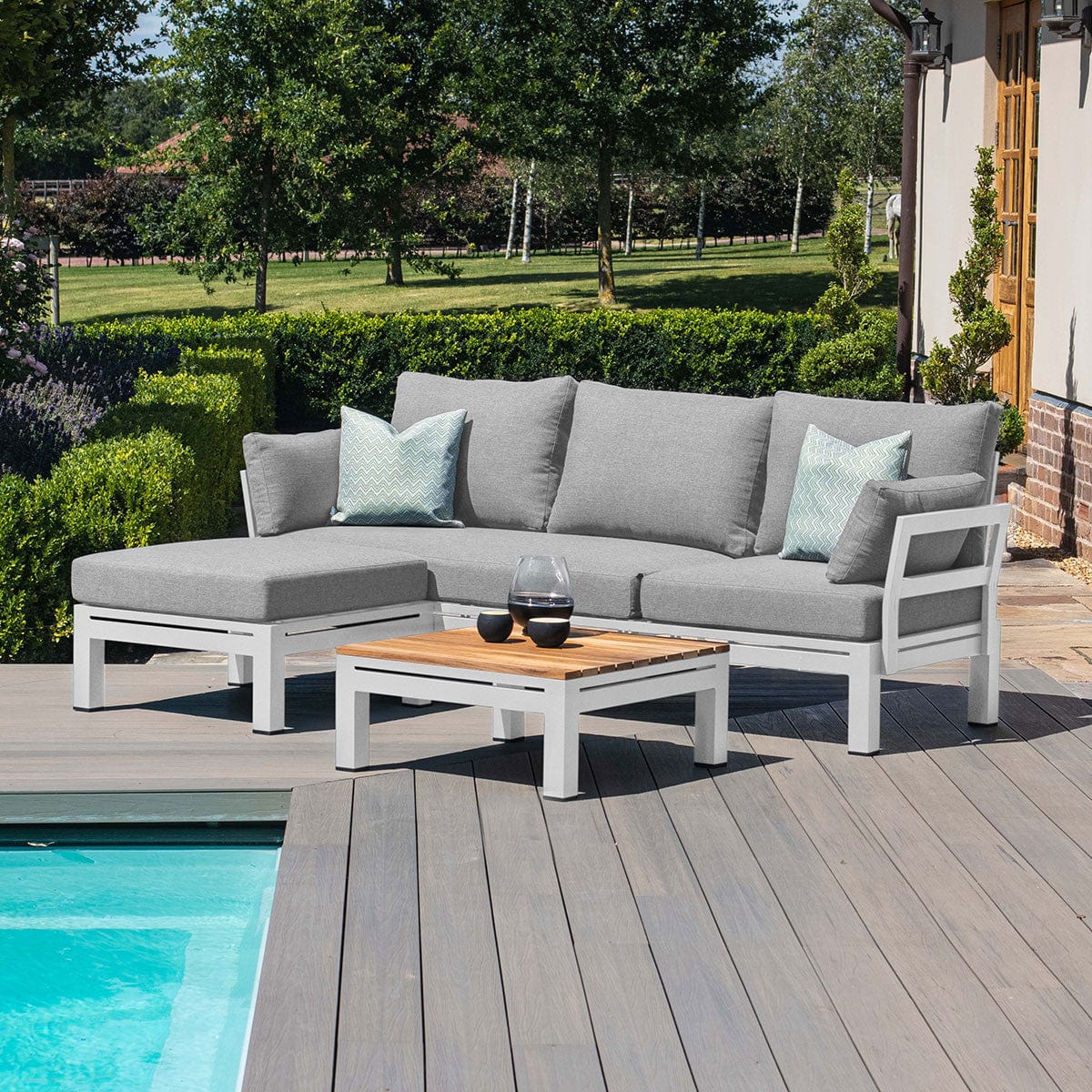 Maze Outdoors Oslo Chaise Sofa Set / White House of Isabella UK