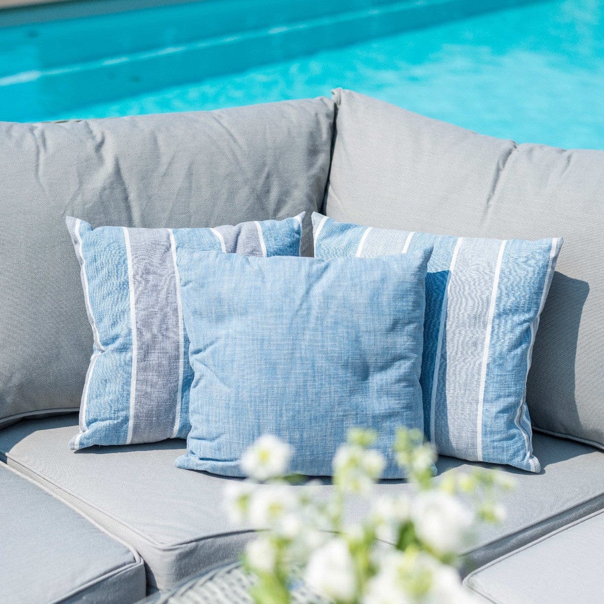 Maze Outdoors Oxford Royal Corner with Rising Table House of Isabella UK