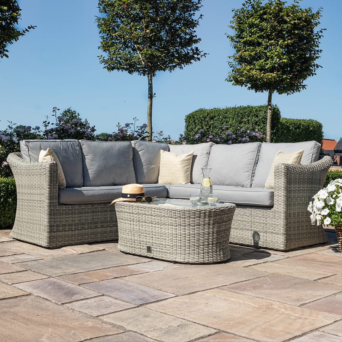 Maze Outdoors Oxford Small Corner Group House of Isabella UK