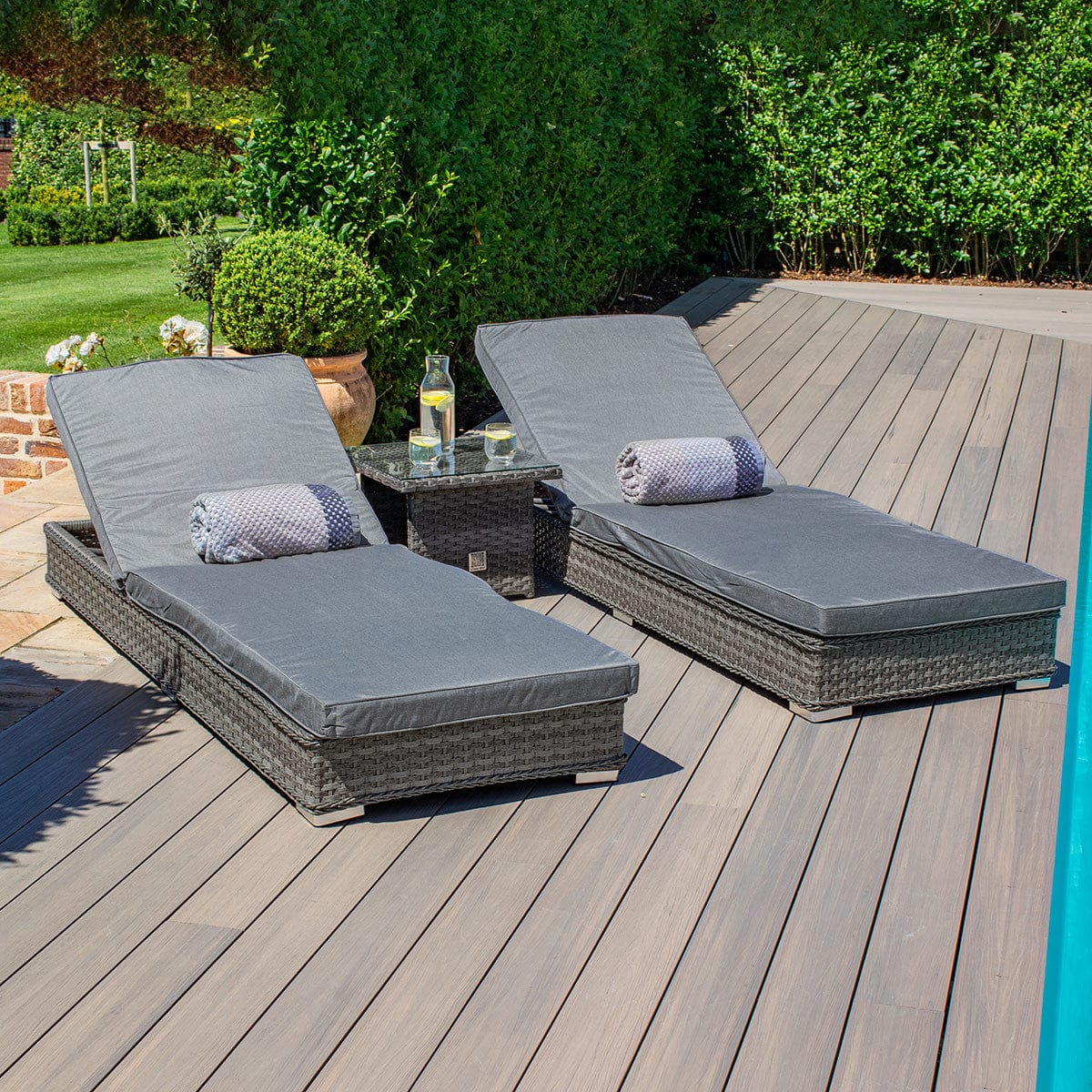 Maze Outdoors Victoria Sunlounger Set / Grey House of Isabella UK