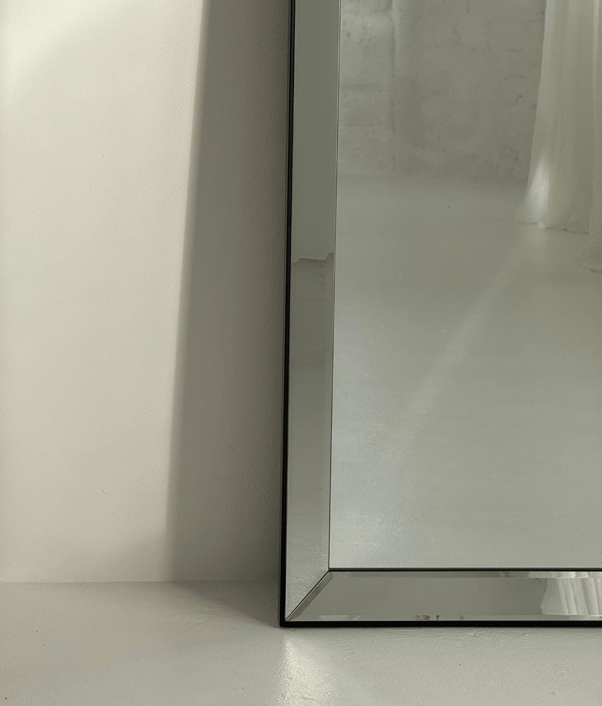 Mirrors of London Mirror Southwark House of Isabella UK