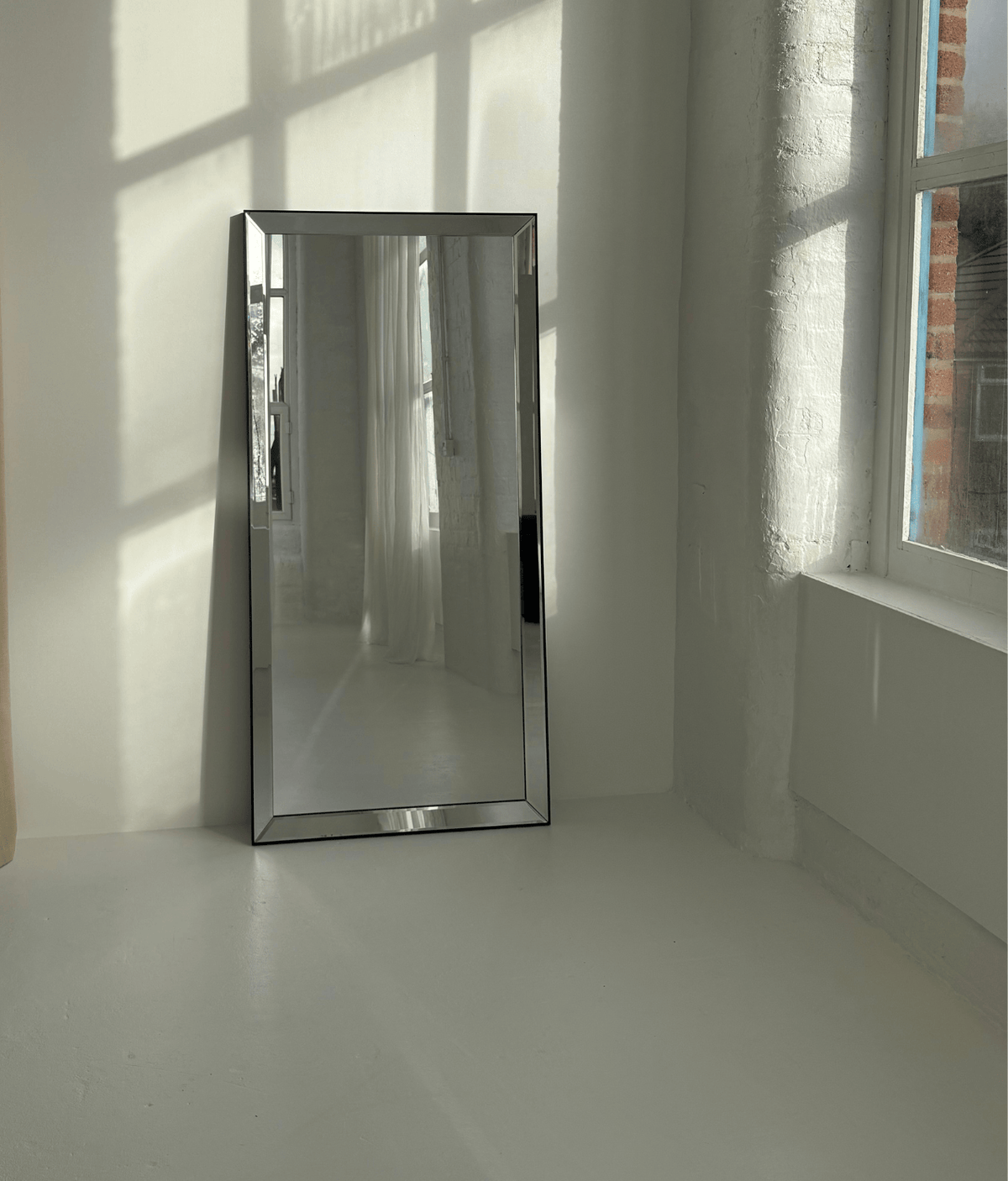 Mirrors of London Mirror Southwark House of Isabella UK