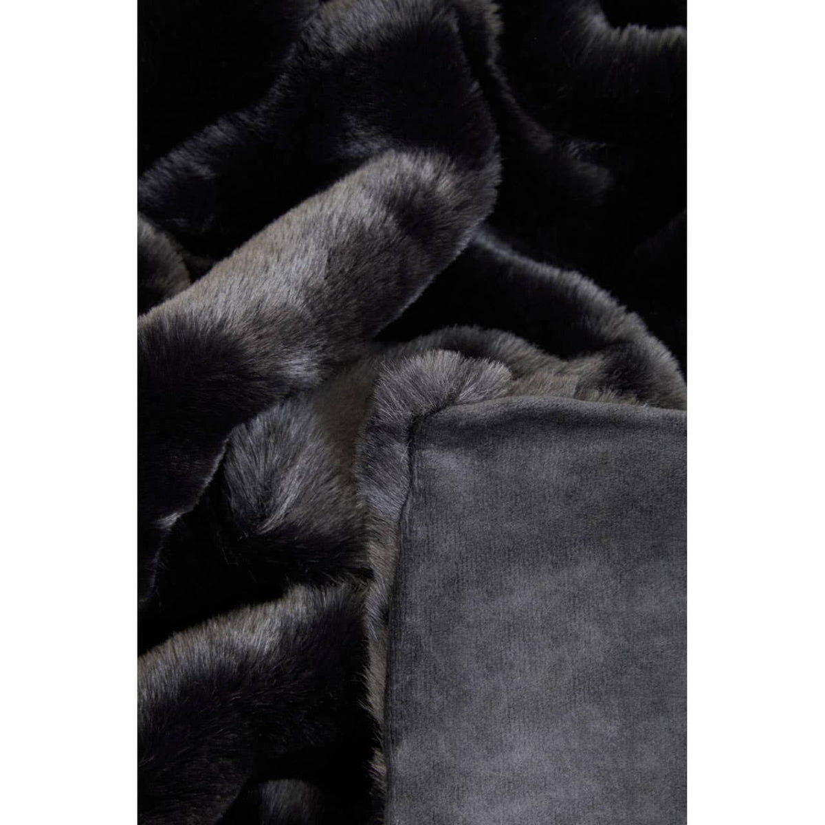 Bosie Lamina Black Throw.