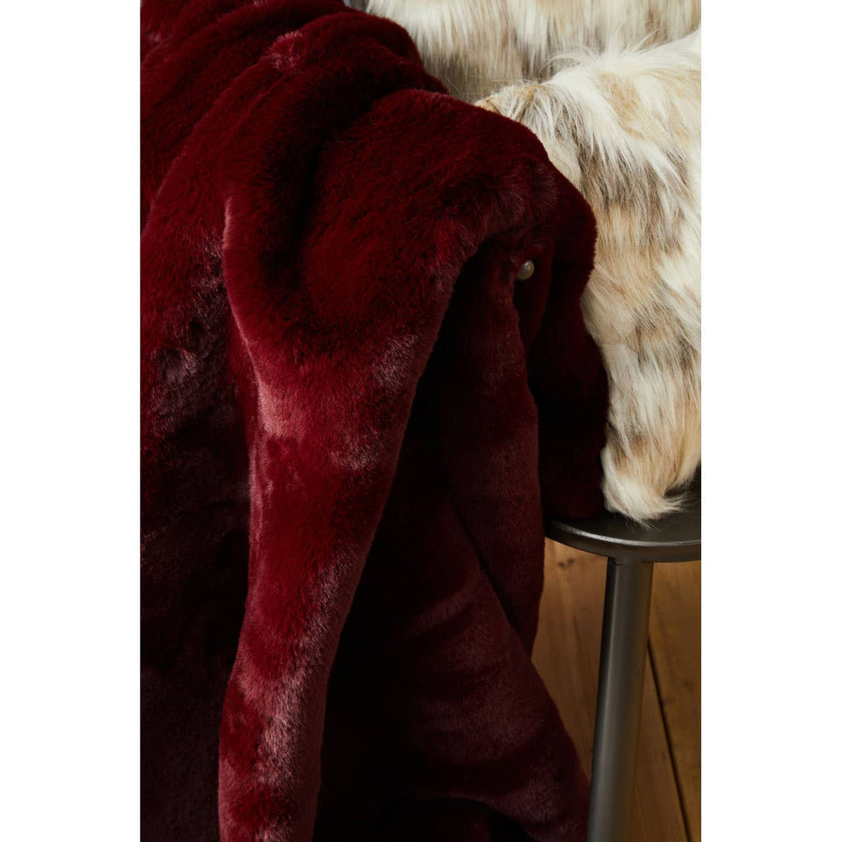 Bosie Lamina Red Wine Throw.