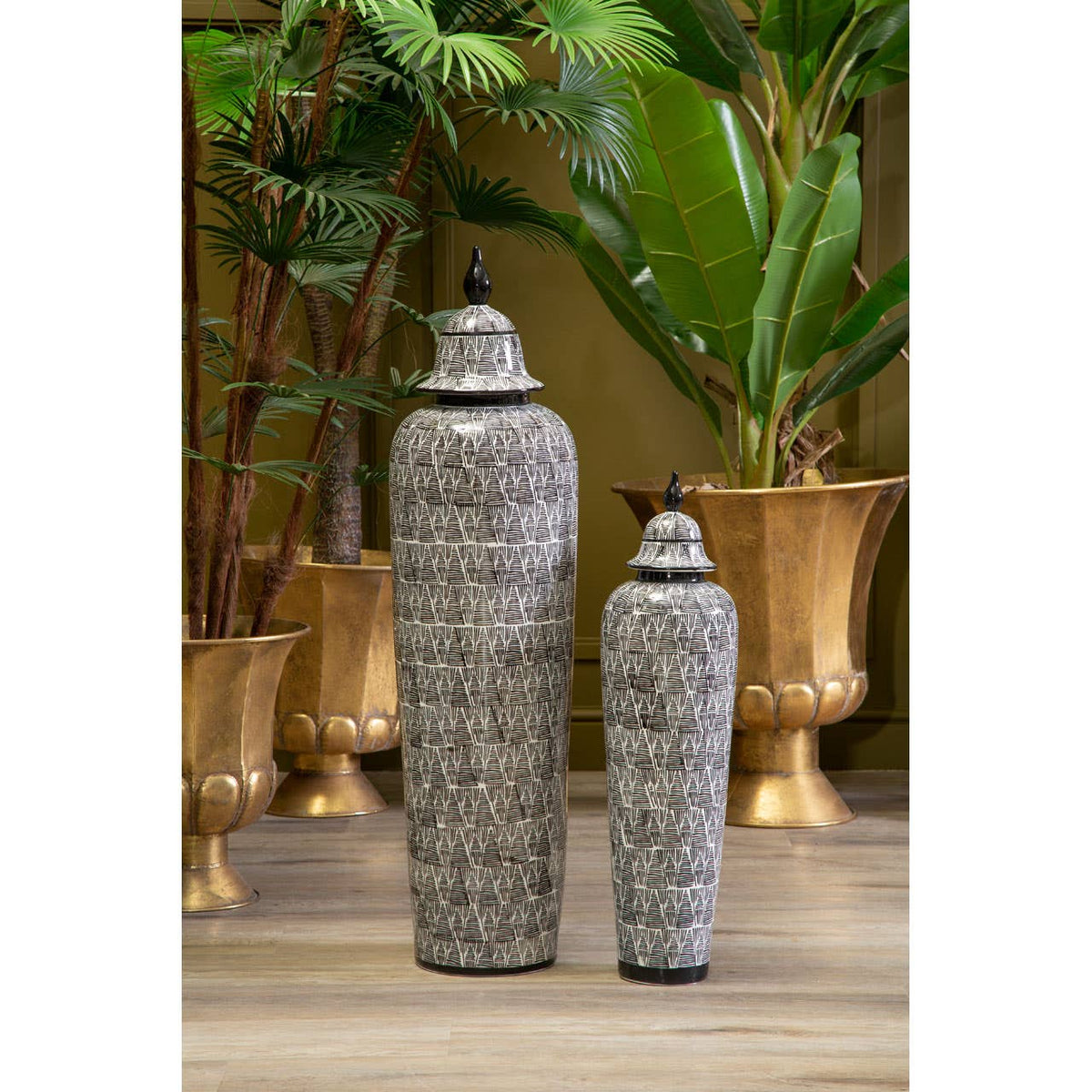 Punto Large Ceramic Jar.