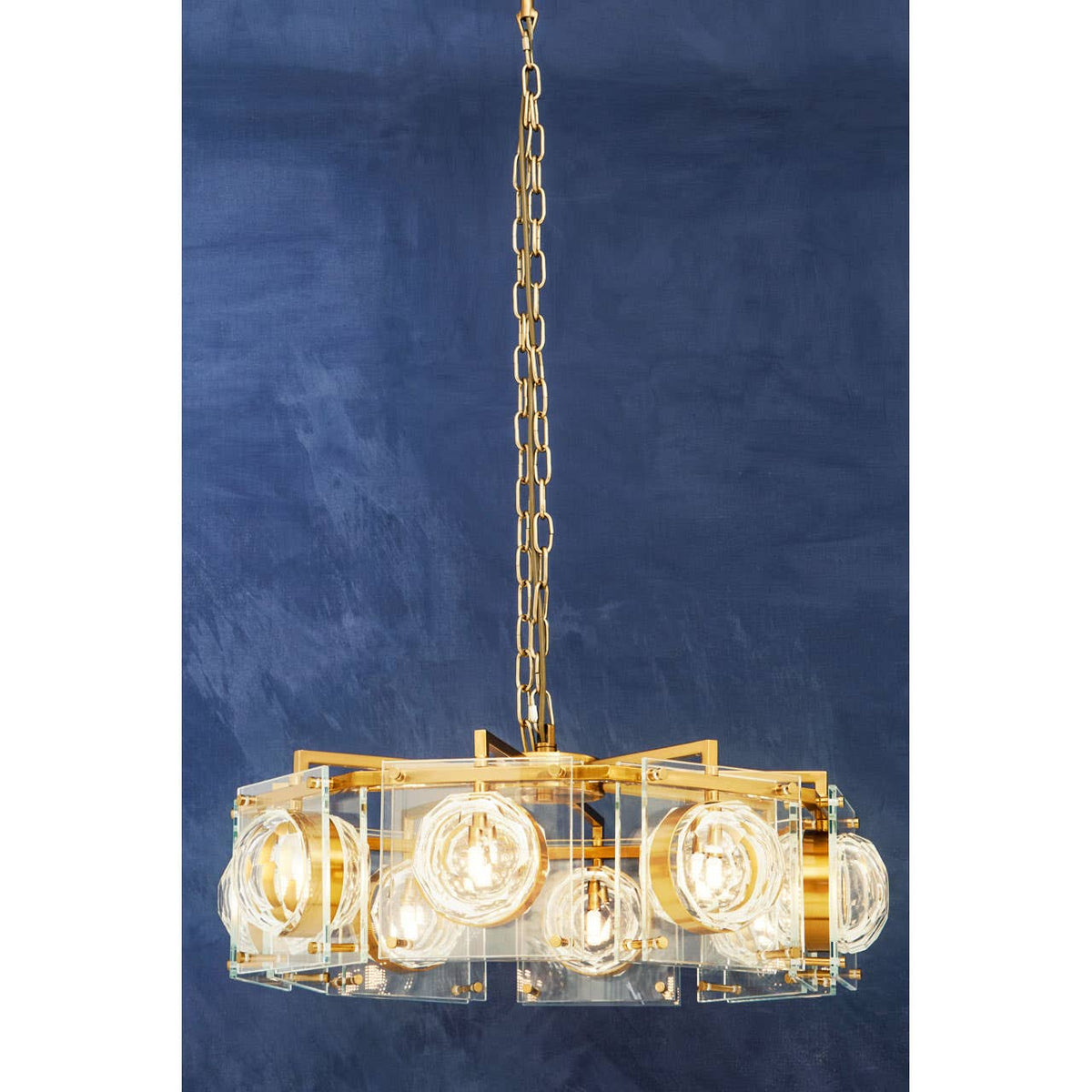 Chelsea Townhouse 8 Bulb Pendant Light.