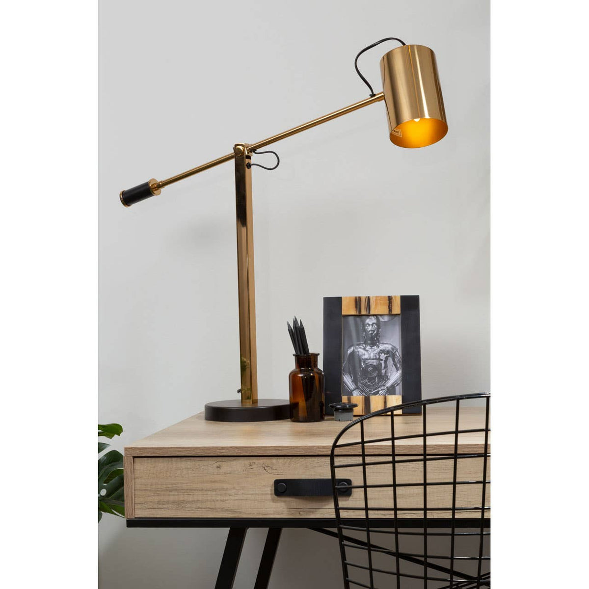 Mano Gold Table Lamp.