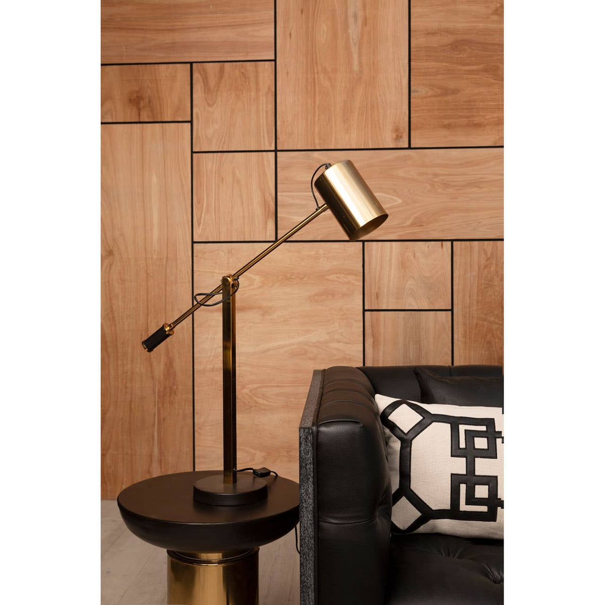 Mano Gold Table Lamp.