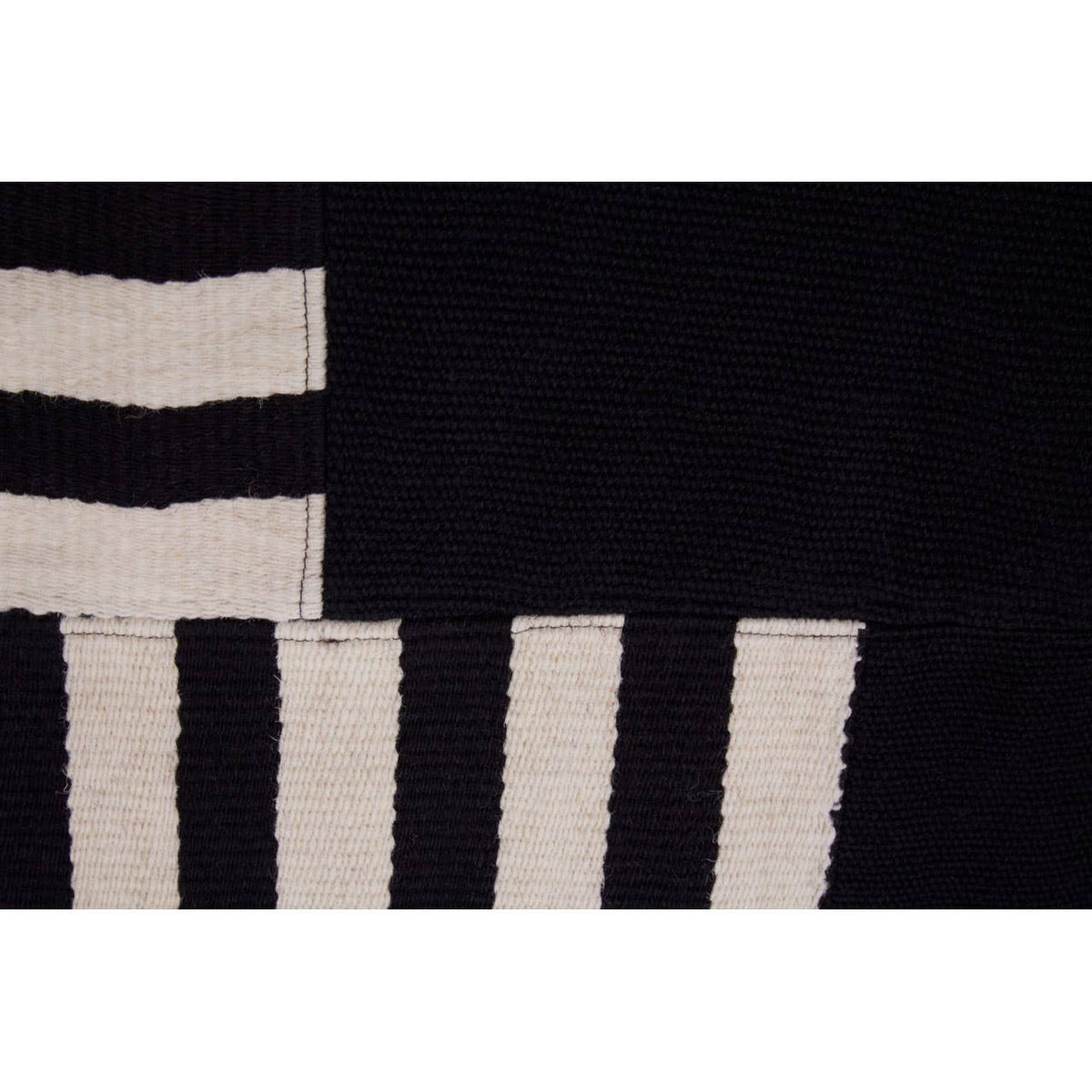 Bosie Black And White Rug.