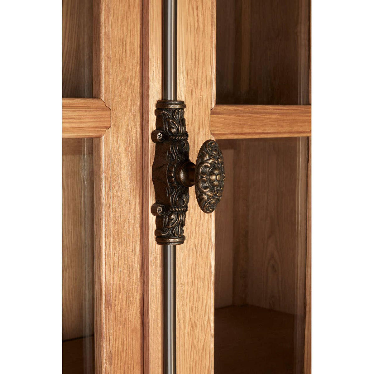 Lyon Cabinet With 6 Upper Shelves.