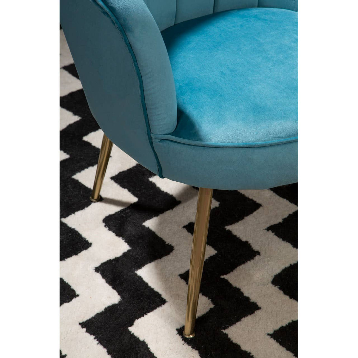 Ovala Aqua Velvet Scalloped Chair.