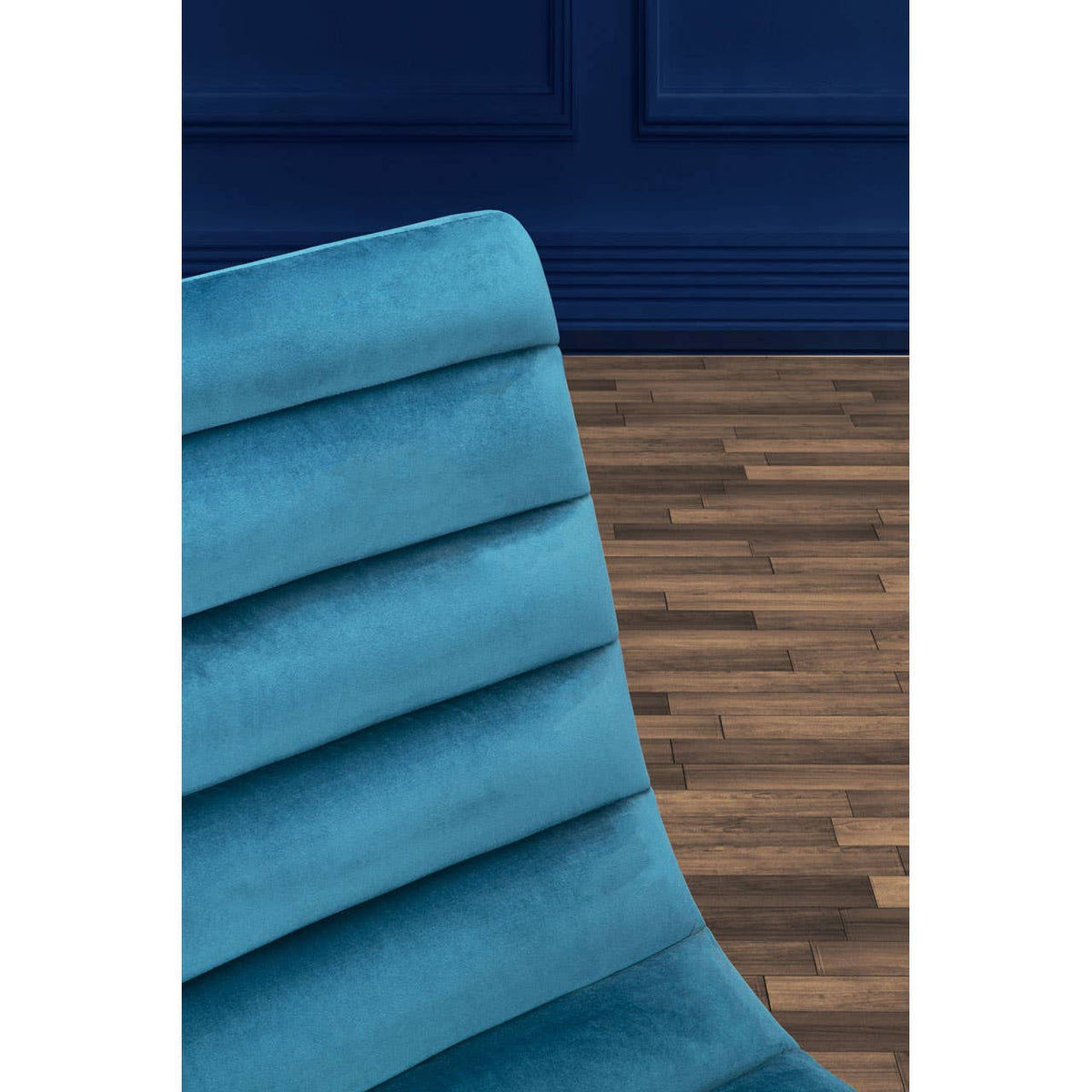Vogue Teal Velvet Curved Cocktail Chair.
