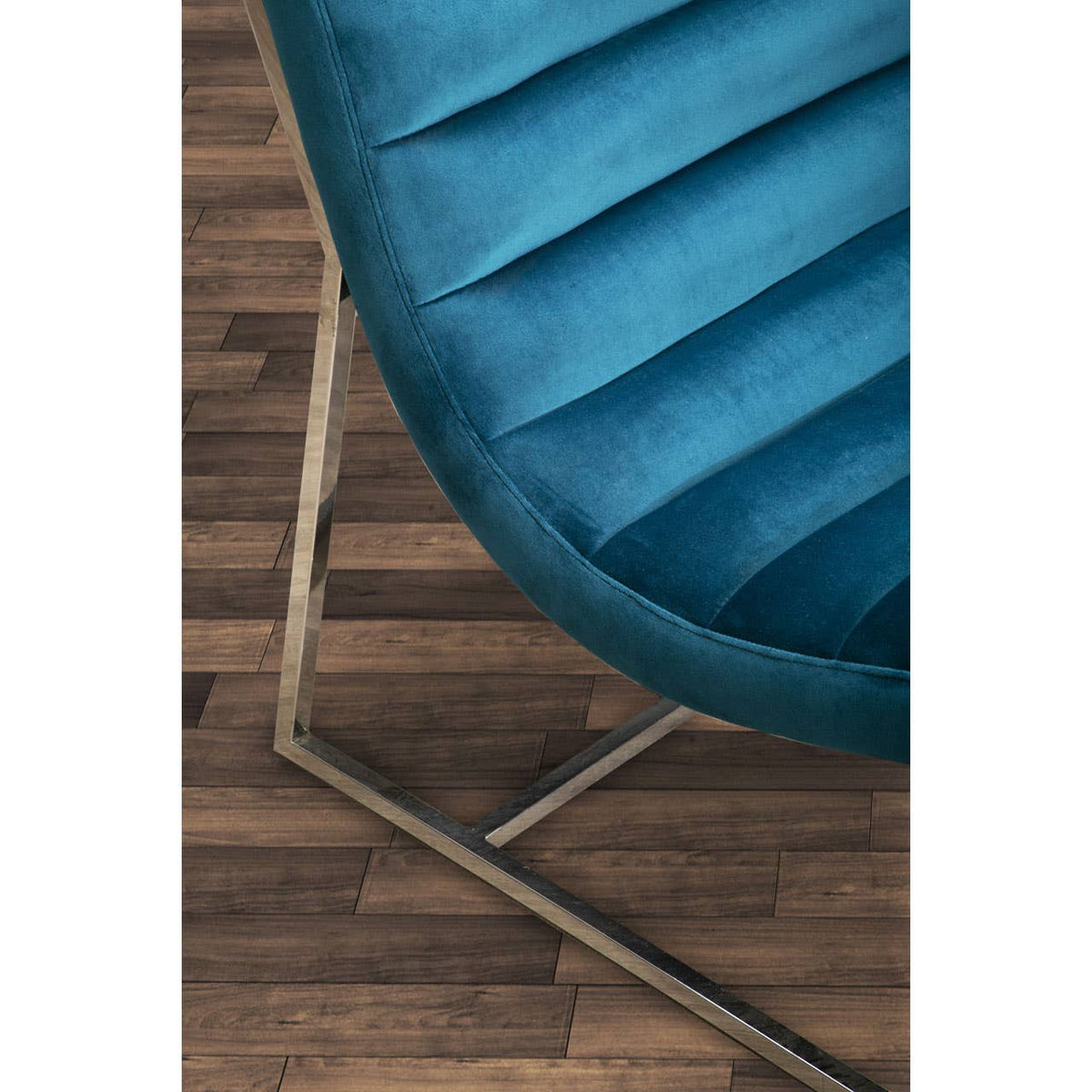 Vogue Teal Velvet Curved Cocktail Chair.