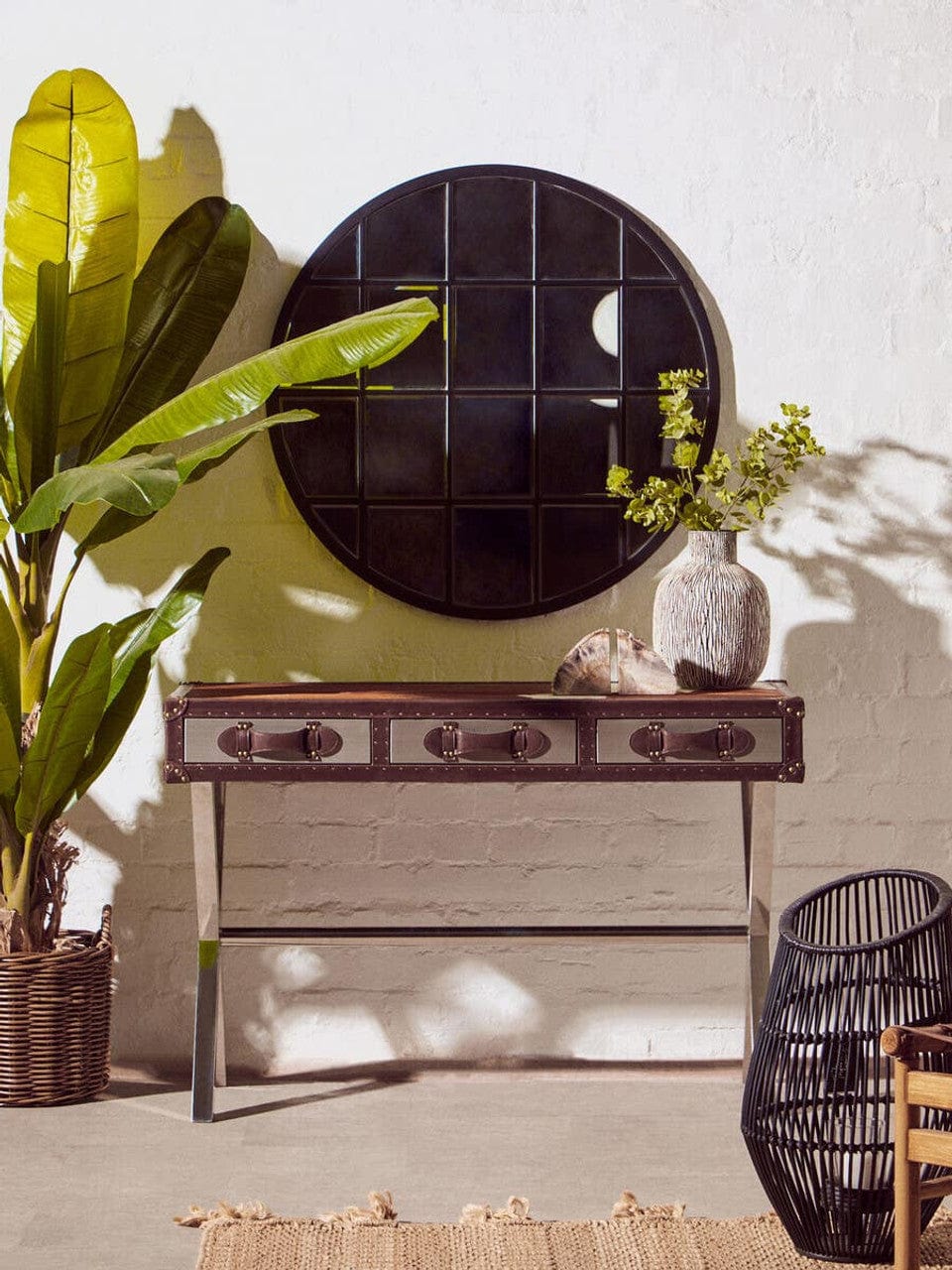 Noosa & Co. Mirrors Descartes Round Metal Wall Mirror House of Isabella UK