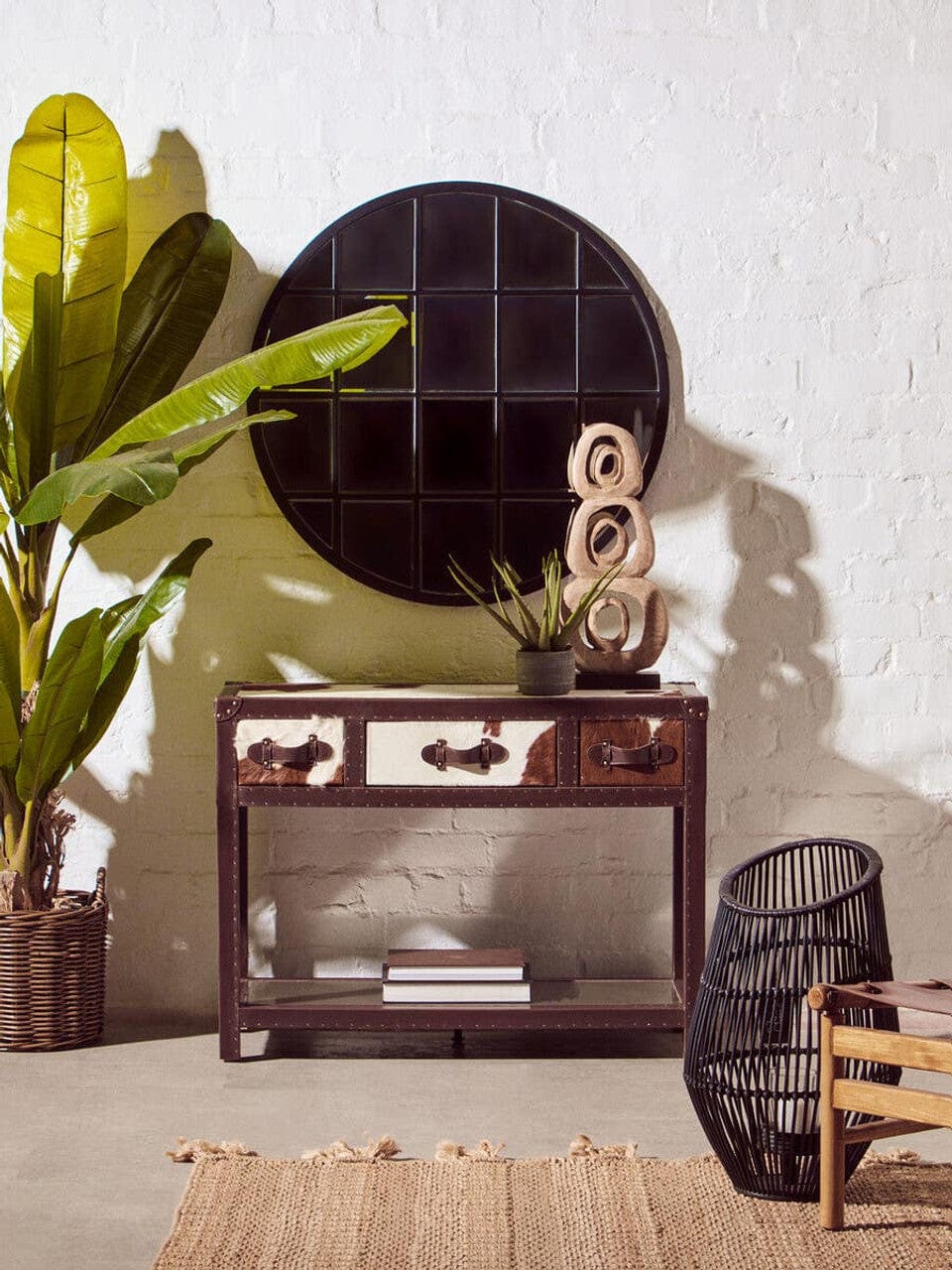 Noosa & Co. Mirrors Descartes Round Metal Wall Mirror House of Isabella UK