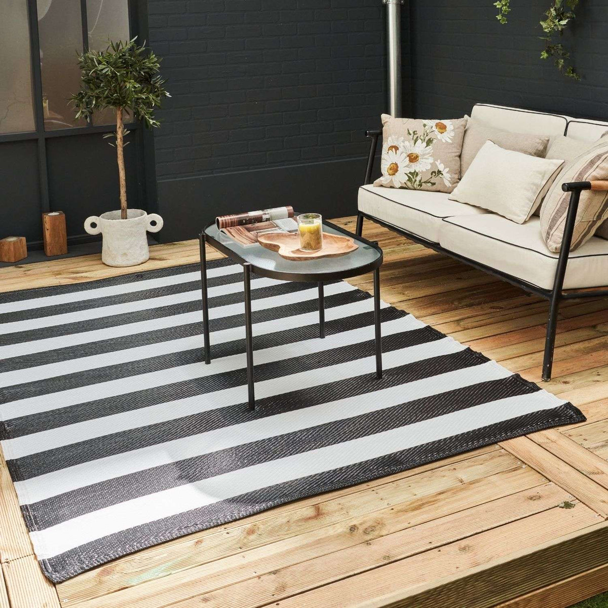 Rainbow Outdoor Rug Black & White | 1030