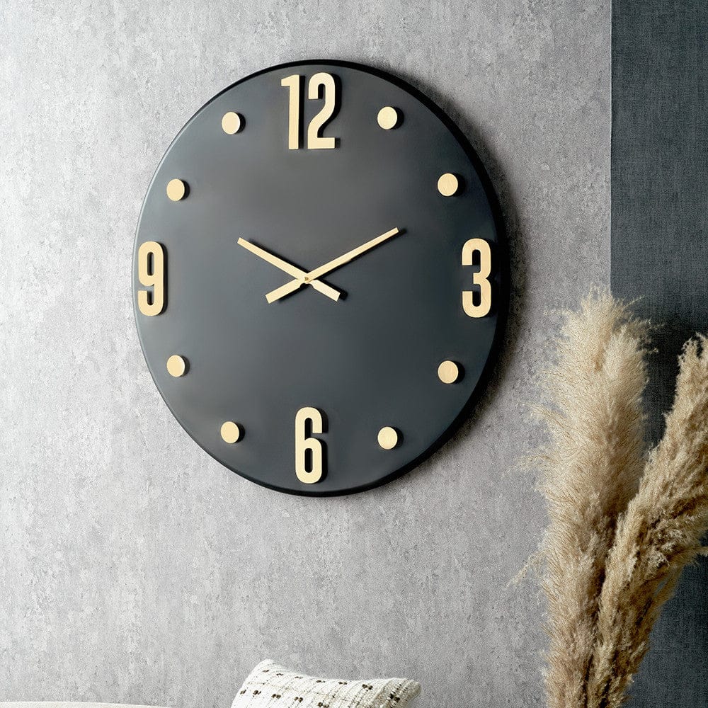 Black and Gold Metal Retro Wall Clock.