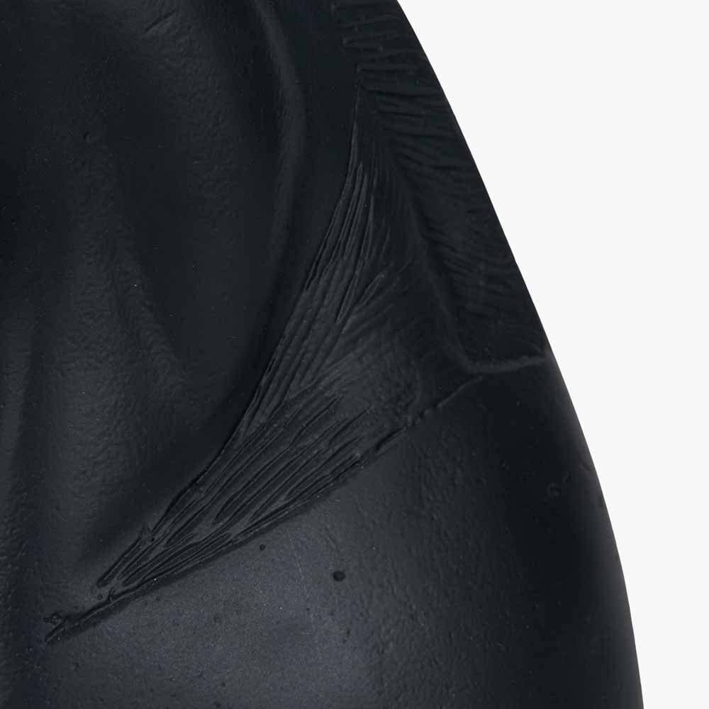 Black Metal Horse Head Ornament.