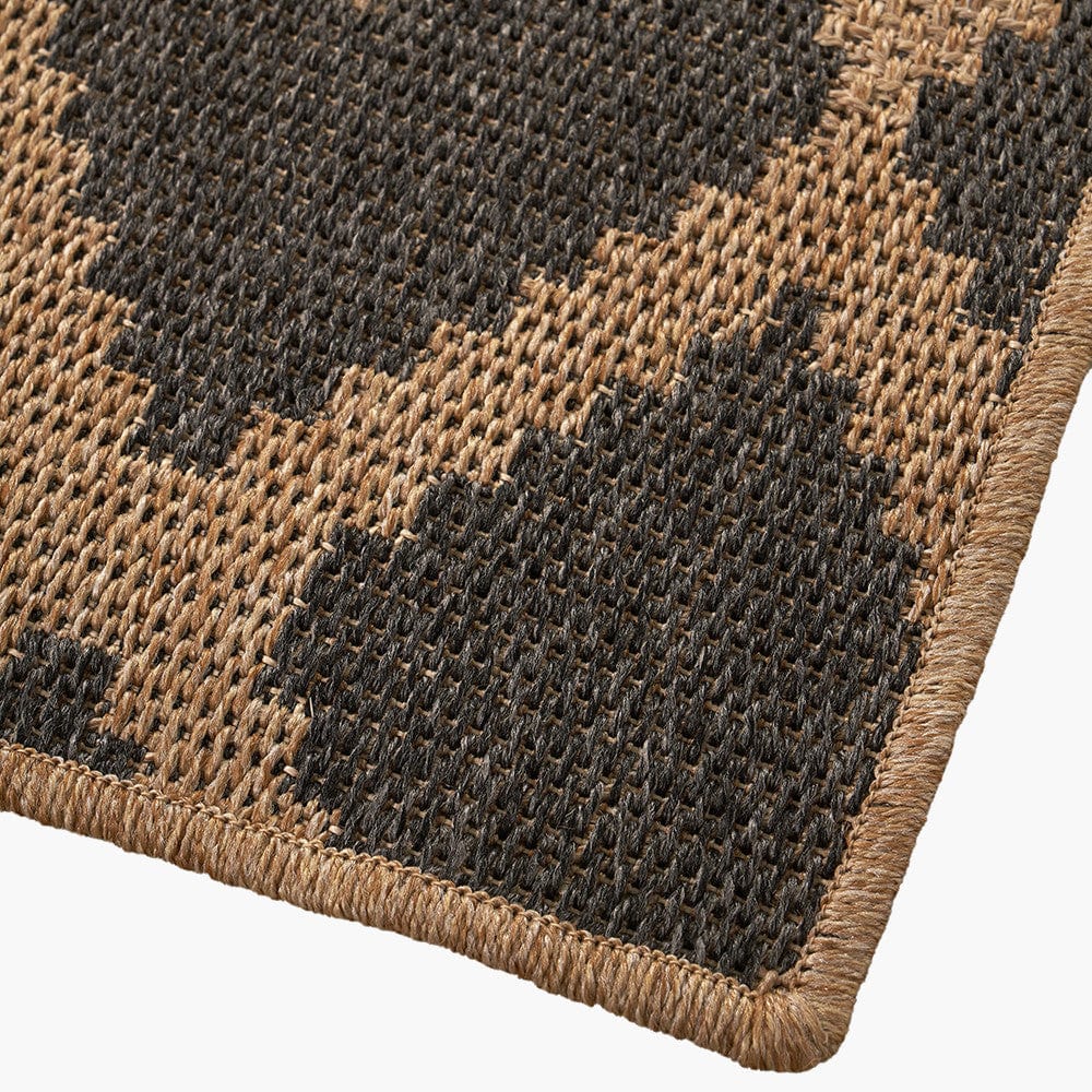 Indoor Outdoor Natural and Slate Grey Diamond Design Rug.