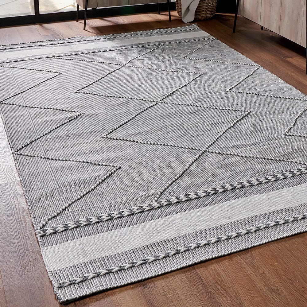 Indoor Outdoor Recycled PET Yarn Grey and White Plaited Stripe Design Rug.