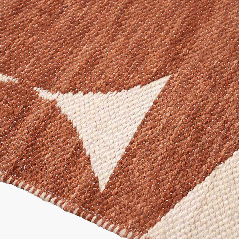 Indoor Outdoor Terracotta and Ivory  Geometric Design Rug.
