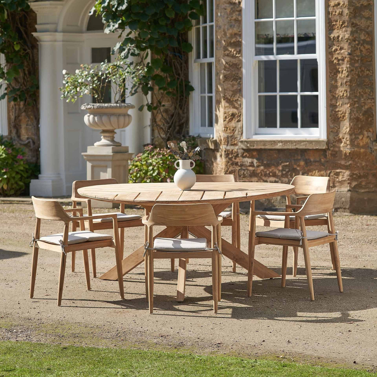 Reuleaux / Salita Outdoor 6 Seater Dining Set.