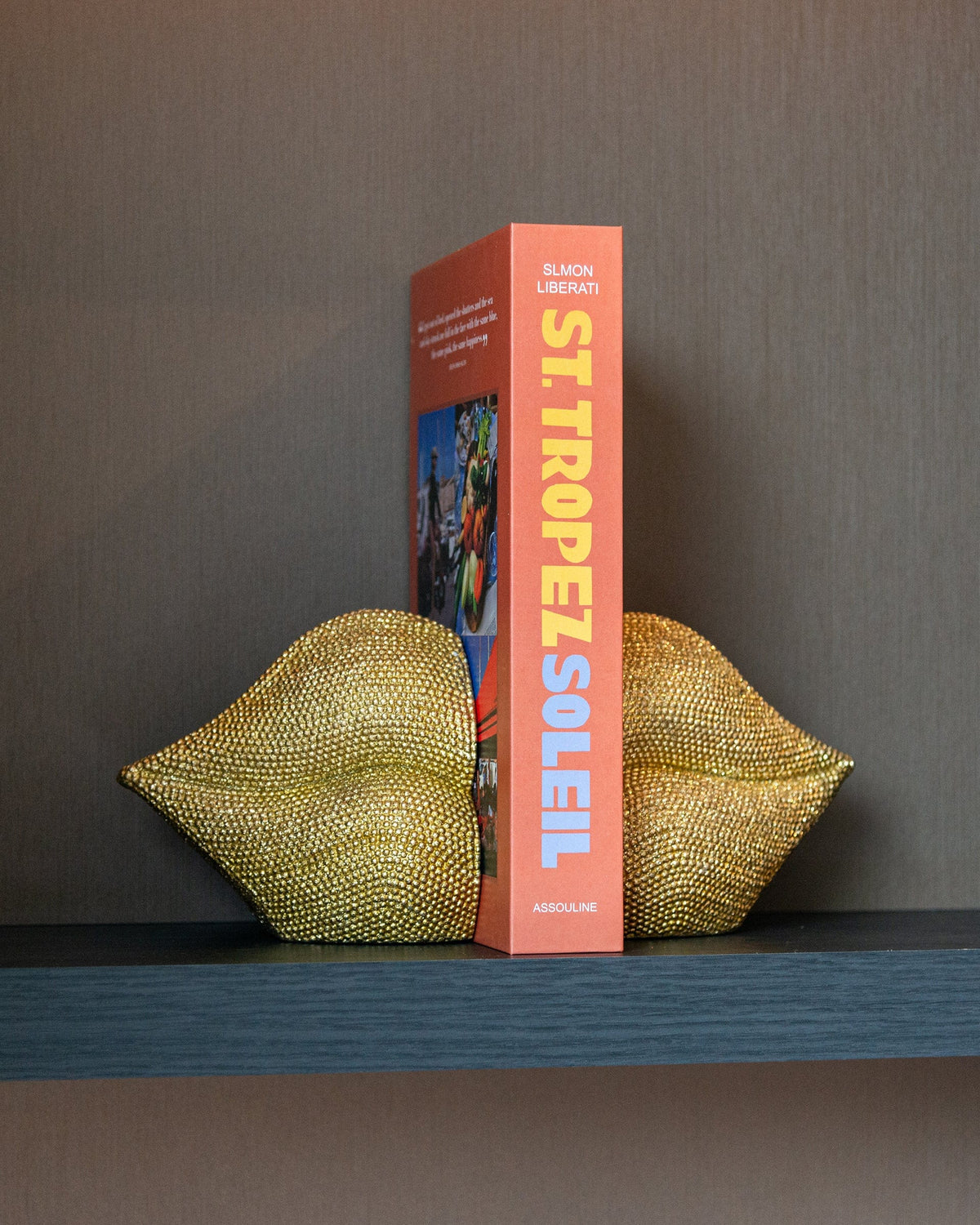 Richmond Interiors Accessories Books standard Kiss gold (Gold) House of Isabella UK