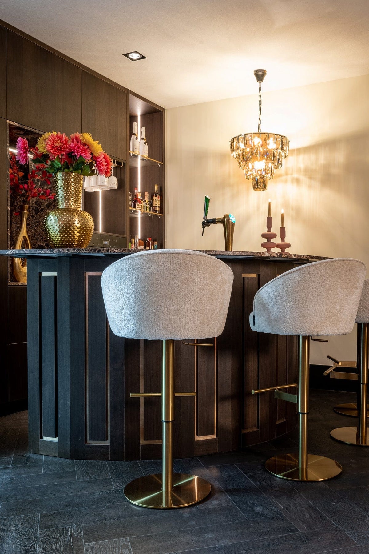 Richmond Interiors Accessories Vase Nola (Gold) House of Isabella UK