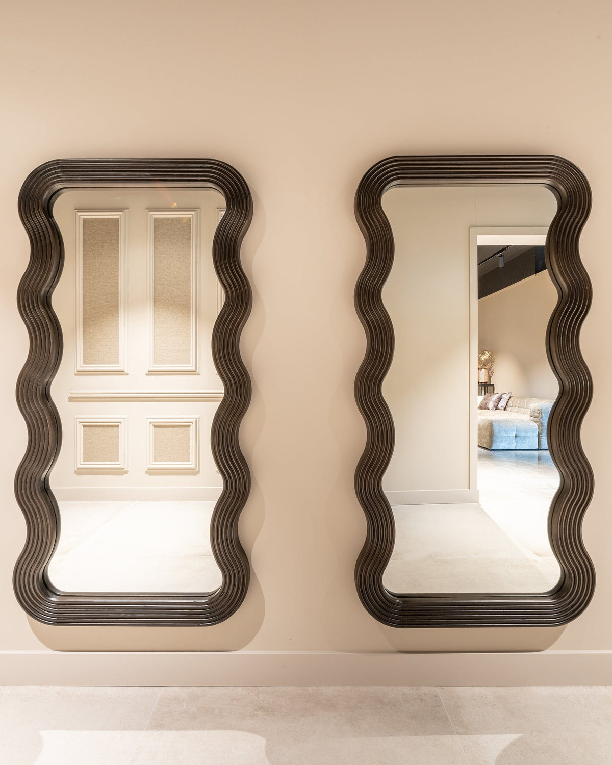 Richmond Interiors Lighting Mirror Mayfield (Black) House of Isabella UK
