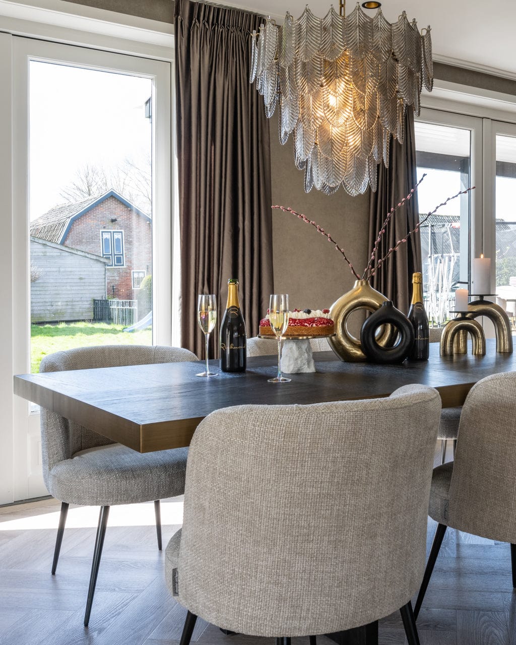 Richmond Interiors Living Vase Felice black House of Isabella UK