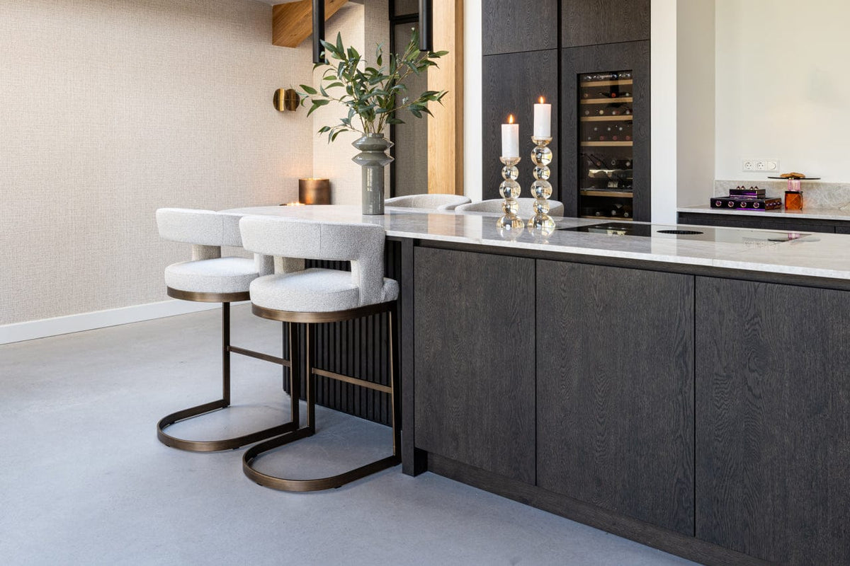 Richmond Interiors Living Vase Flora olive House of Isabella UK