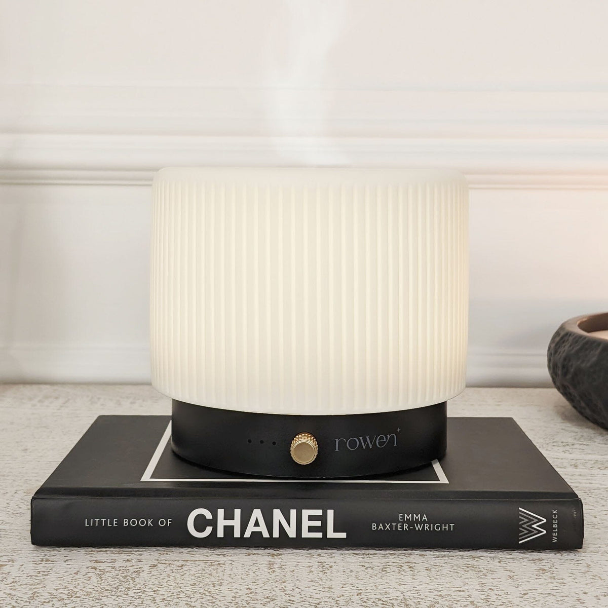 Rowen Homes Fragrance Fiorella Electronic Black & White Aroma Mist Diffuser Lamp House of Isabella UK