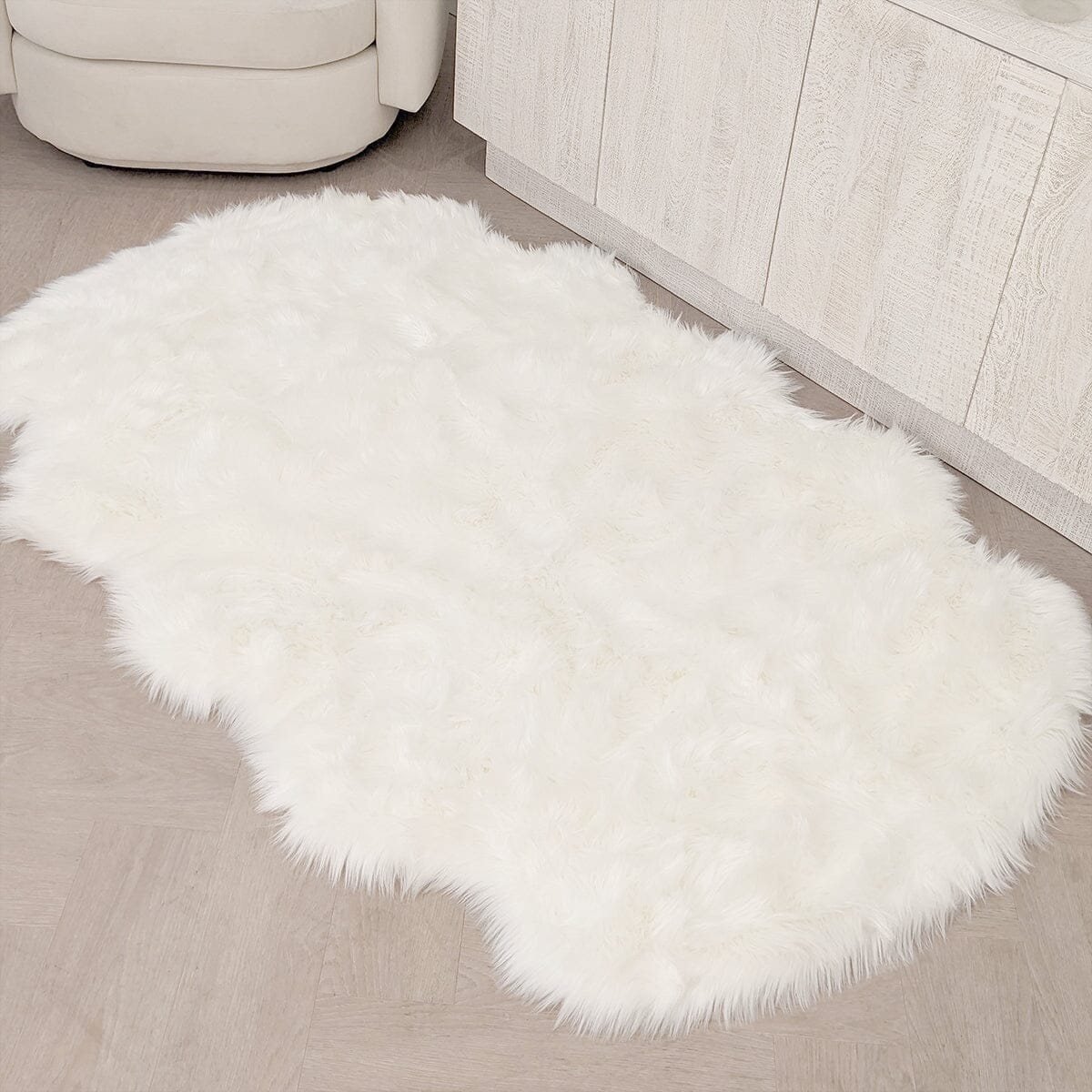 Rowen Homes Textiles Elle Large Faux Fur White Hide Rug - 120x180cm House of Isabella UK