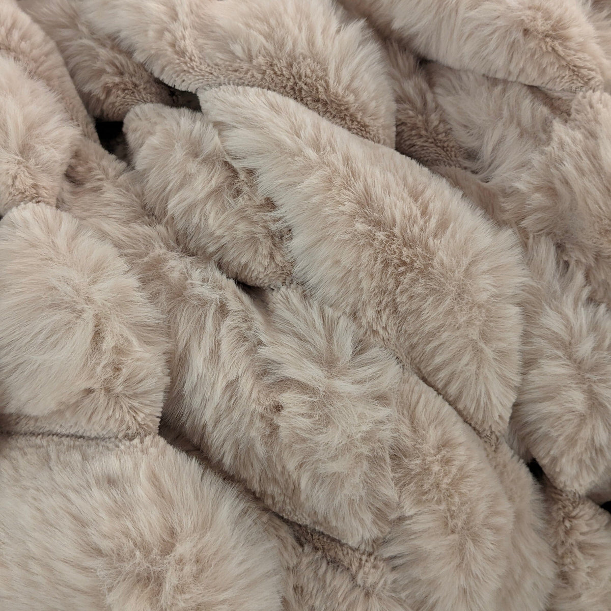 Rowen Homes Textiles Isla Oatmeal Chunky Ribbed Faux Fur Throw House of Isabella UK