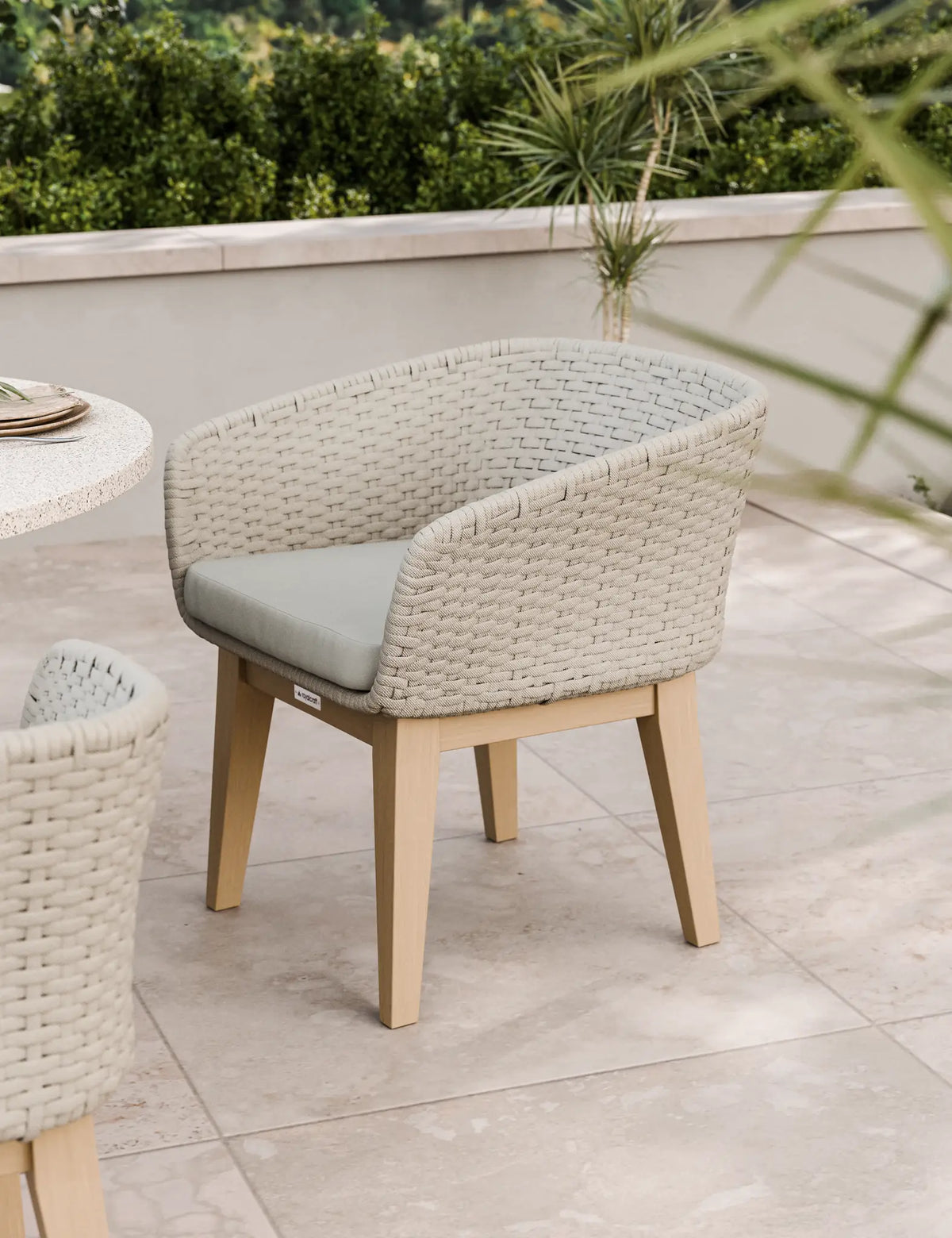 Royalcraft Outdoor Furniture Astral 4 Seater Round Terrazzo Concrete Dining Set with Eden Dusk Dining Chairs House of Isabella UK