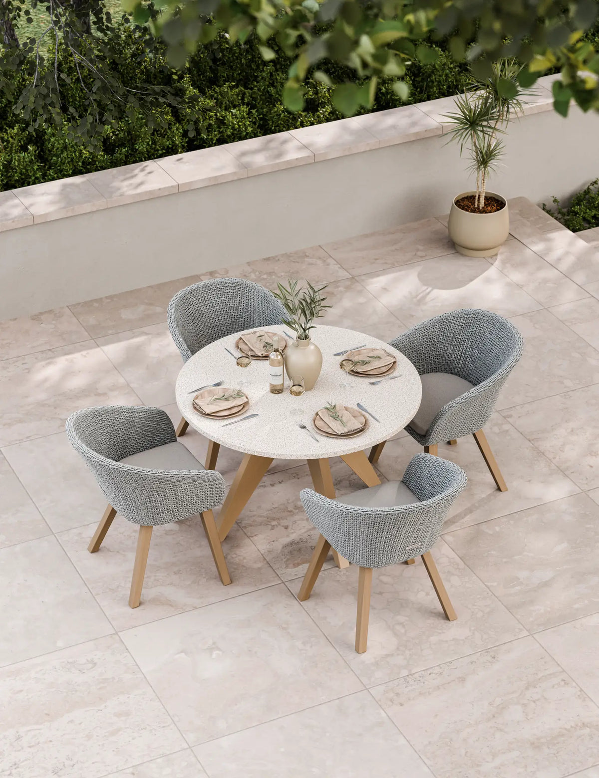 Royalcraft Outdoor Furniture Astral 4 Seater Round Terrazzo Concrete Dining Set with Sol Dining Chairs House of Isabella UK