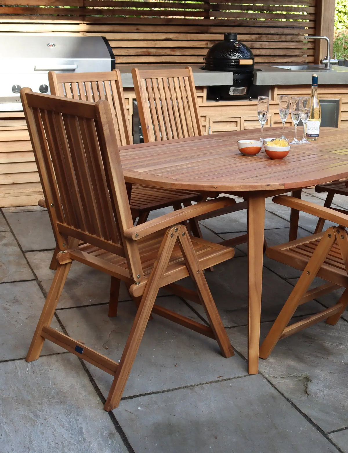 Royalcraft Outdoor Furniture Ellipse 6 Seater Dining Set with Manhattan Recliner Armchairs House of Isabella UK