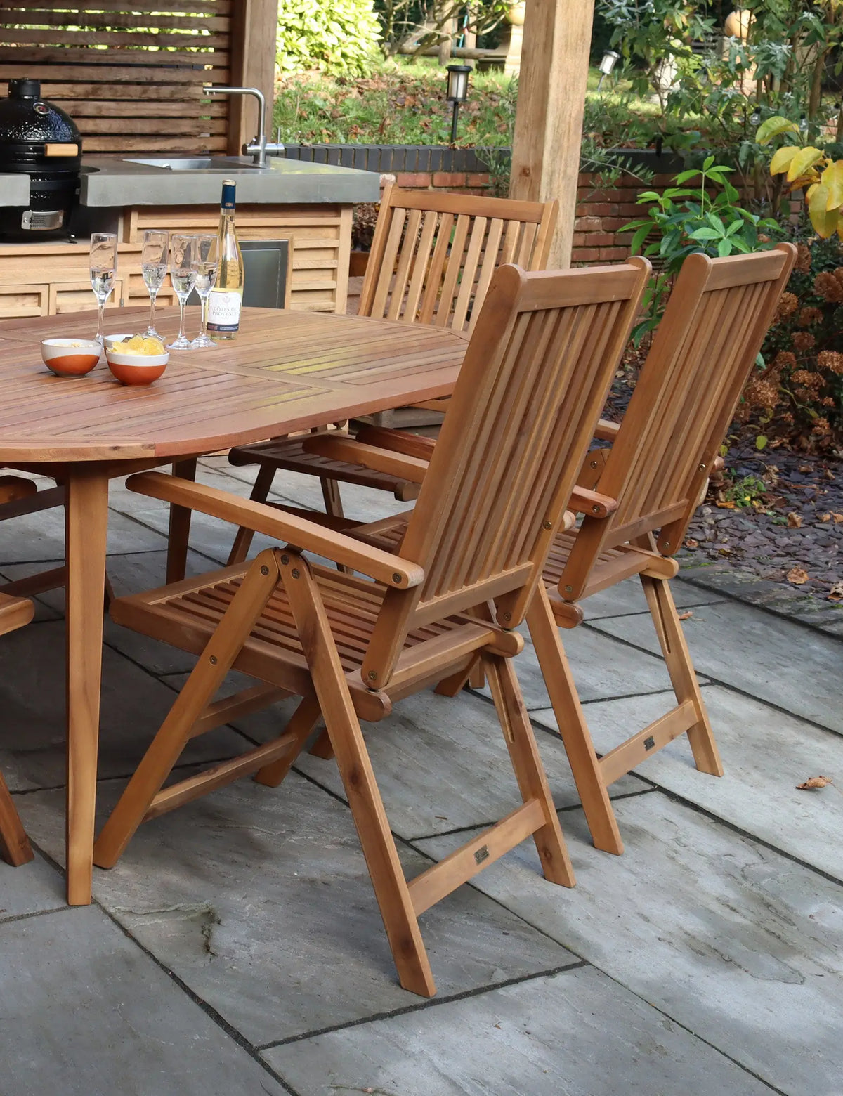 Royalcraft Outdoor Furniture Ellipse 6 Seater Dining Set with Manhattan Recliner Armchairs House of Isabella UK