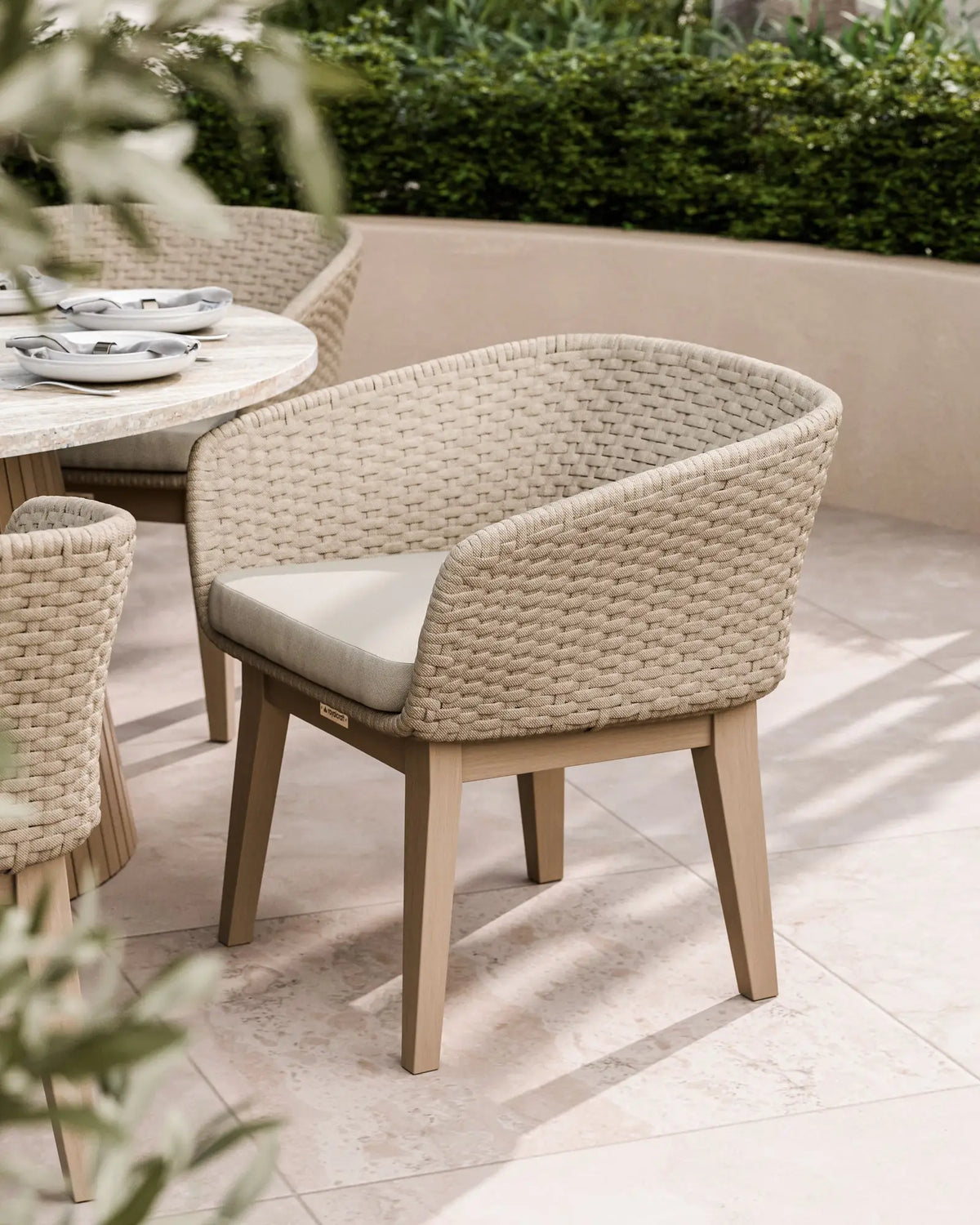 Royalcraft Outdoor Furniture Jupiter 6 Seater Ellipse D Conical Dining Set with Eden Dawn Dining Chairs House of Isabella UK