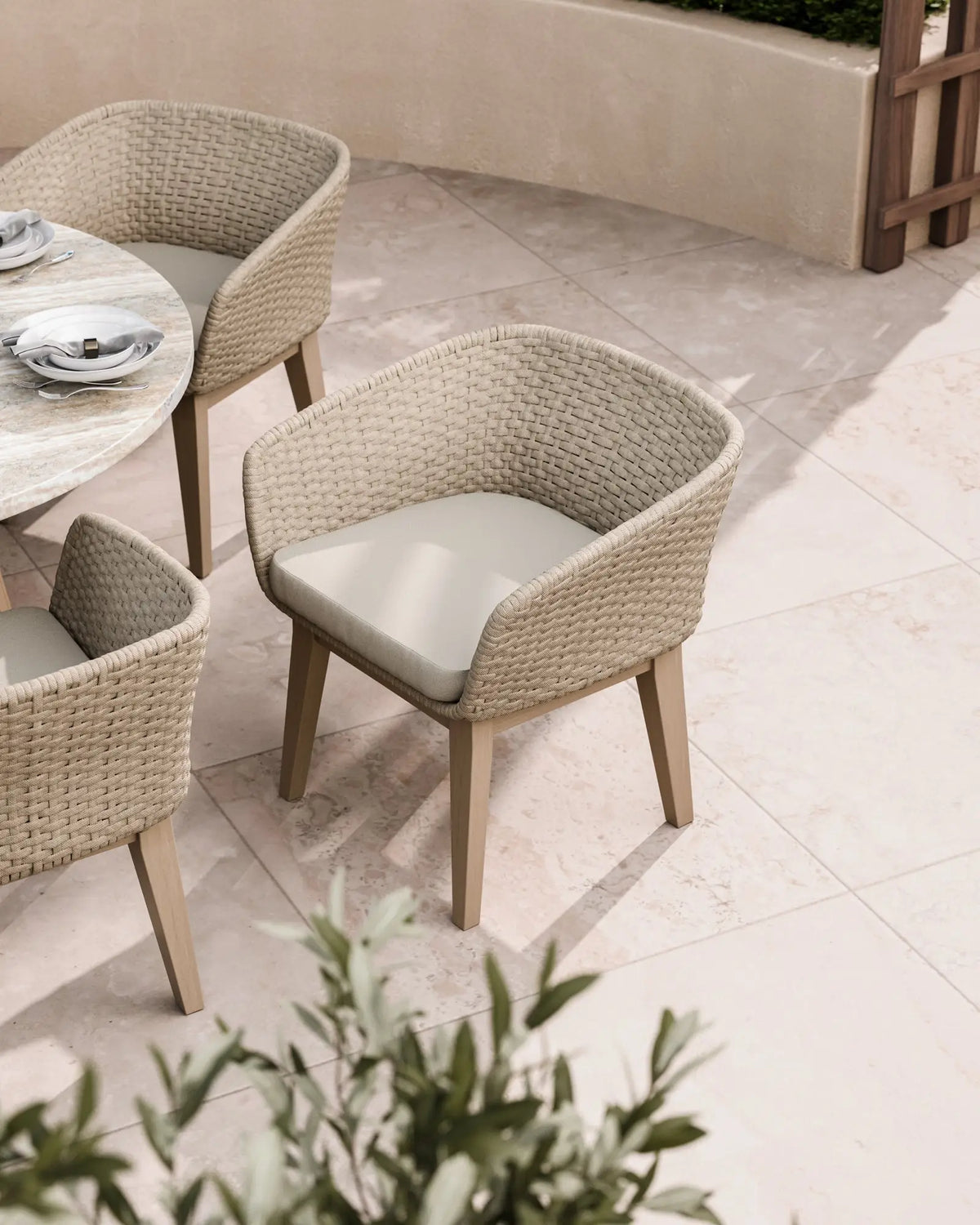 Royalcraft Outdoor Furniture Jupiter 6 Seater Round Conical Dining Set with Eden Dawn Dining Chairs House of Isabella UK