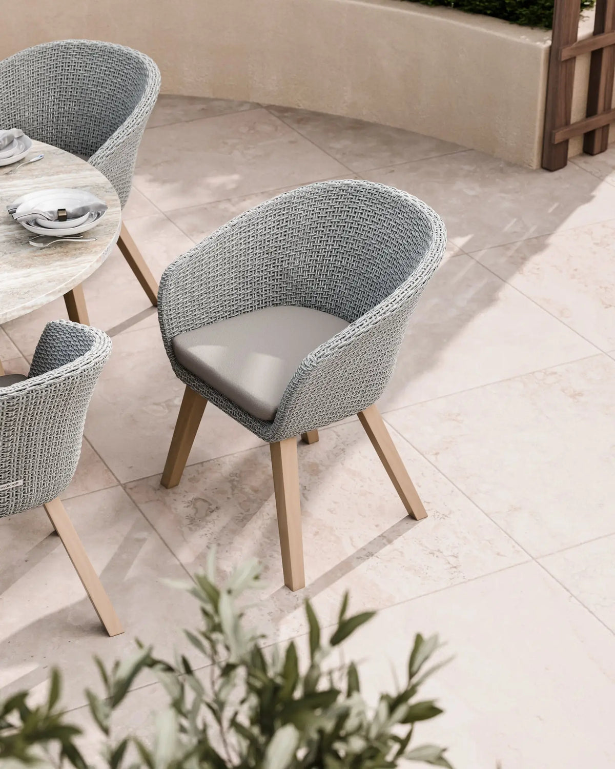 Royalcraft Outdoor Furniture Jupiter 6 Seater Round Conical Dining Set with Sol Dining Chairs House of Isabella UK